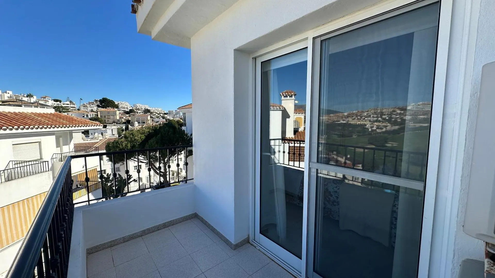 Luminoso Atico Duplex Con Vistas Al Mar Apartment Malaga